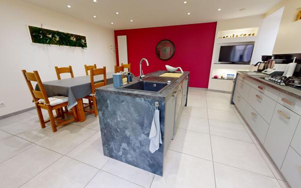 Maison à vendre    4 pièces • 150 m2 Vaulx-en-Velin