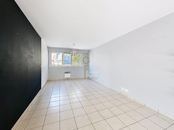 T3 DE 75M2 : 2 CHAMBRES, TERRASSE DE 20M2 ET PARKING