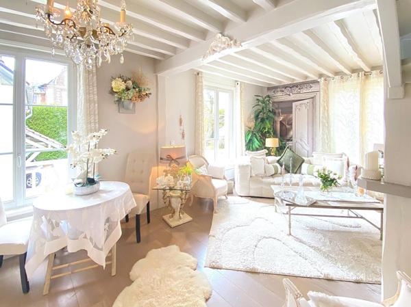 Superbe propriété, au calme, clos de murs