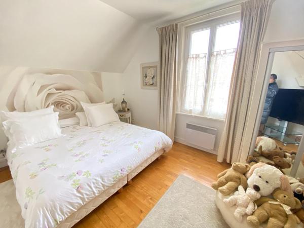 Superbe propriété, au calme, clos de murs