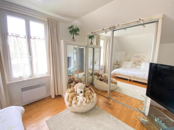 Superbe propriété, au calme, clos de murs