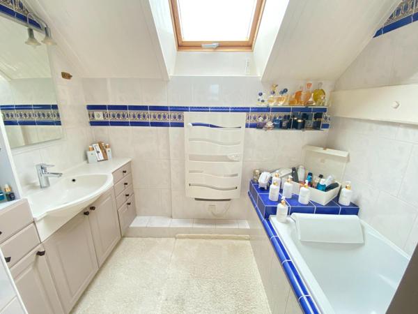 Superbe propriété, au calme, clos de murs