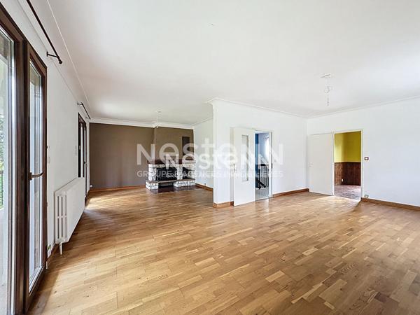 Maison 7 pièce(s) 213 m2