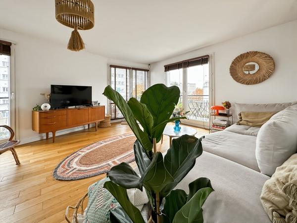 Appartement Montreuil 4 pièce(s) 76 m2 avec balcon, parking et cave