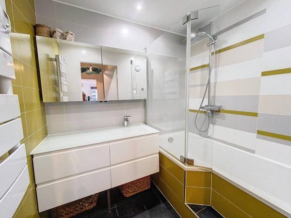 Appartement Montreuil 4 pièce(s) 76 m2 avec balcon, parking et cave