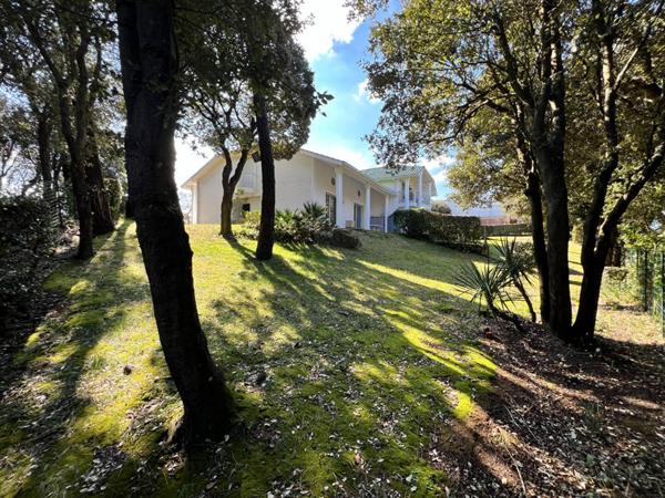 Appartement proche plage et golf dans une résidence avec piscine