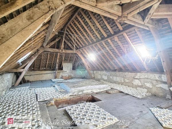 Ensemble immobilier de 3 habitations à rénover - 224 m² - VERNOIL LE FOURRIER (49390)