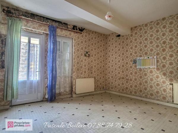 Ensemble immobilier de 3 habitations à rénover - 224 m² - VERNOIL LE FOURRIER (49390)