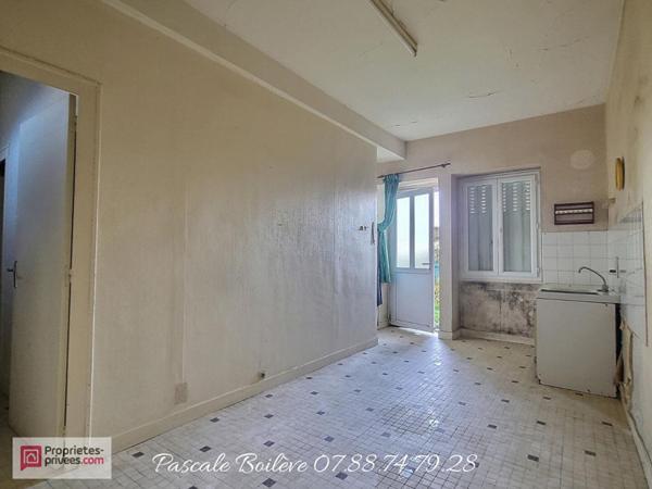 Ensemble immobilier de 3 habitations à rénover - 224 m² - VERNOIL LE FOURRIER (49390)