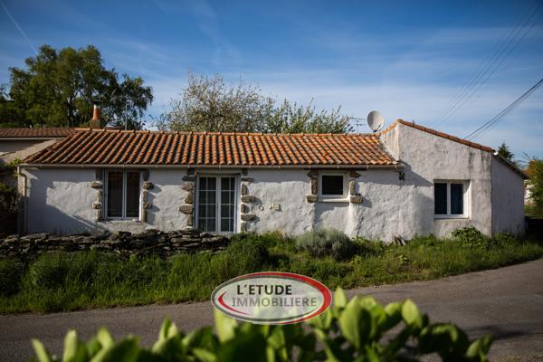 LES MOUTIERS, LA CAMPAGNE A LA MER : ensemble de 135 m² habitables sur 511 m² de terrain