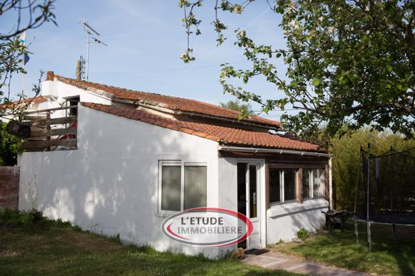 LES MOUTIERS, LA CAMPAGNE A LA MER : ensemble de 135 m² habitables sur 511 m² de terrain