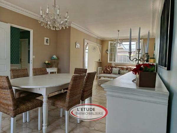 STE PAZANNE BOURG : plain pied 127 m², 4 chambres, 2 garages, terrasse et dépendance sur 791 m² de parcelle !