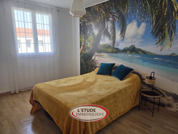 STE PAZANNE BOURG : plain pied 127 m², 4 chambres, 2 garages, terrasse et dépendance sur 791 m² de parcelle !