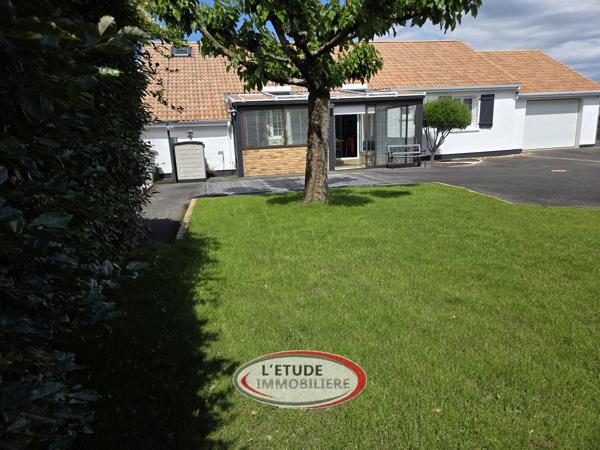 STE PAZANNE BOURG : plain pied 127 m², 4 chambres, 2 garages, terrasse et dépendance sur 791 m² de parcelle !