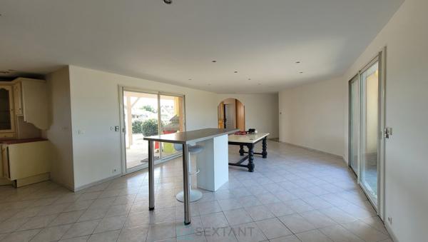 Maison de plain-pied avec 3 chambres et garage