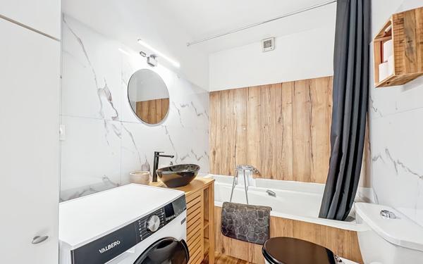 Appartement à vendre    1 pièce •  Fréjus