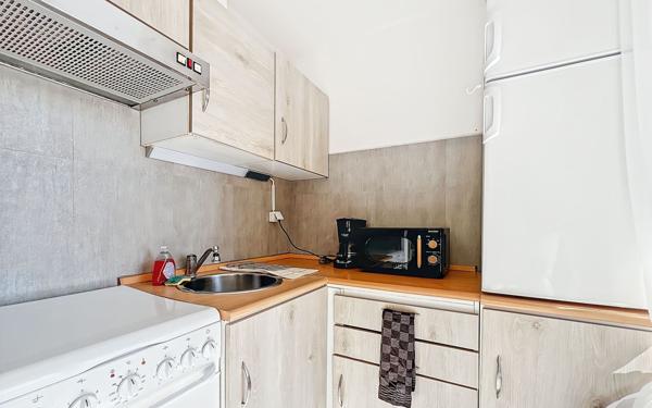 Appartement à vendre    1 pièce •  Fréjus