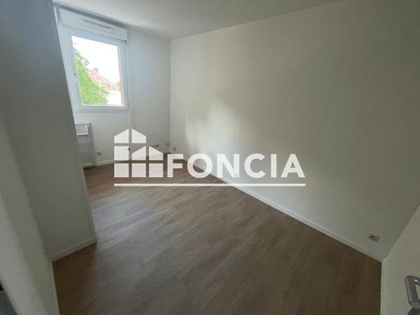 Location Studio 16.4 m² - 12-16 PLACETTE STE CATHERINE Amiens 80000