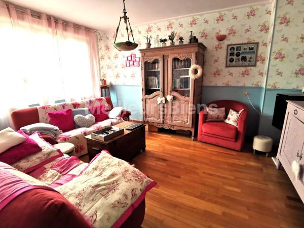 Belle maison de ville 160m² 5 chambres jardin sous-sol complet centre Saint-Saulve