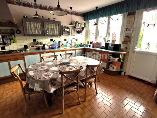 Belle maison de ville 160m² 5 chambres jardin sous-sol complet centre Saint-Saulve