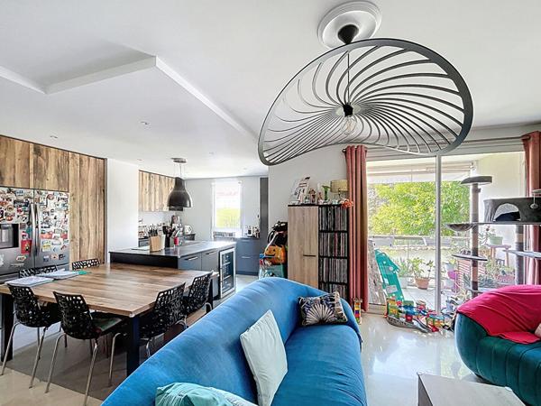 Appartement T3 - Balcon- Garage - Métro Cuire - Bus - Croix Rousse