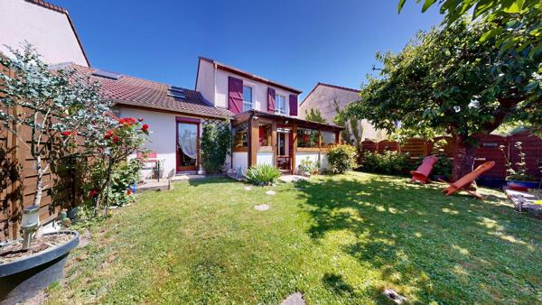 Maison Vaureal 115 m2 INDIVIDUELLE avec 5 chambres garage terrain.