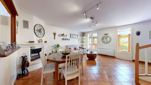 Maison Vaureal 115 m2 INDIVIDUELLE avec 5 chambres garage terrain.