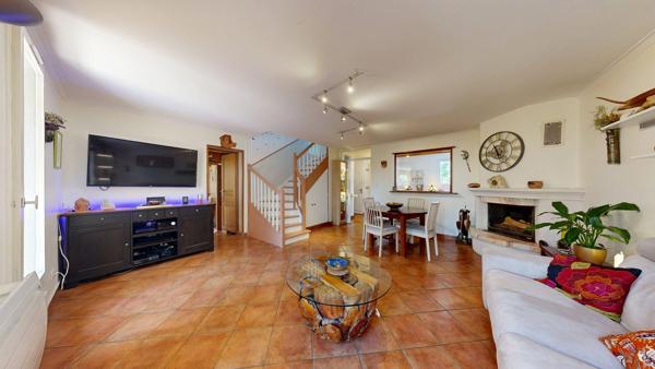 Maison Vaureal 115 m2 INDIVIDUELLE avec 5 chambres garage terrain.