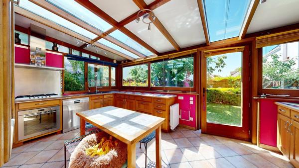 Maison Vaureal 115 m2 INDIVIDUELLE avec 5 chambres garage terrain.
