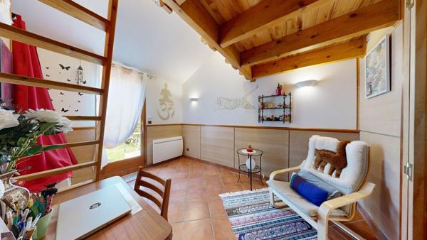 Maison Vaureal 115 m2 INDIVIDUELLE avec 5 chambres garage terrain.
