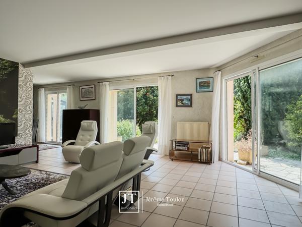 Maison
                                                                                                                                                                                                                                                                                                                        5 pièce(s)                                                                                                                                                                                                          4 chambre(s)                                                                                                                                                                                                          163  m²