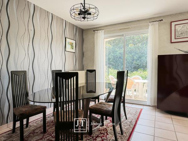 Maison
                                                                                                                                                                                                                                                                                                                        5 pièce(s)                                                                                                                                                                                                          4 chambre(s)                                                                                                                                                                                                          163  m²