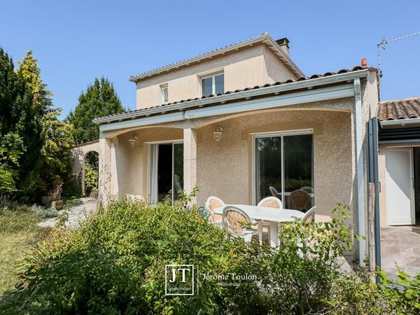 Maison
                                                                                                                                                                                                                                                                                                                        5 pièce(s)                                                                                                                                                                                                          4 chambre(s)                                                                                                                                                                                                          163  m²