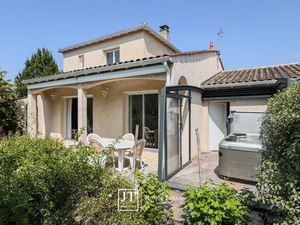 Maison
                                                                                                                                                                                                                                                                                                                        5 pièce(s)                                                                                                                                                                                                          4 chambre(s)                                                                                                                                                                                                          163  m²