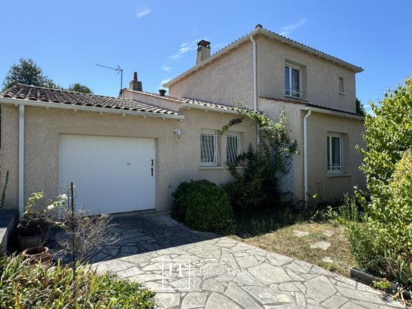 Maison
                                                                                                                                                                                                                                                                                                                        5 pièce(s)                                                                                                                                                                                                          4 chambre(s)                                                                                                                                                                                                          163  m²