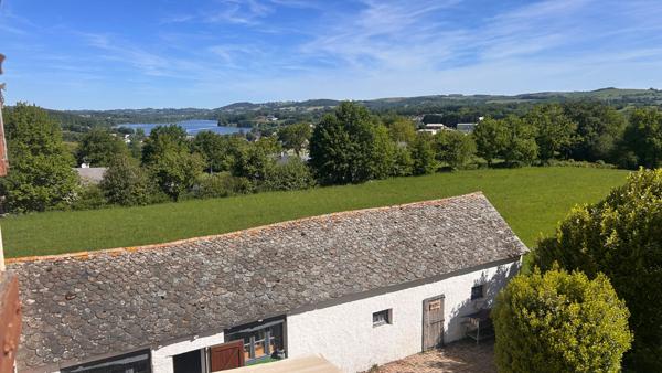 Bien rare en Aveyron : Ancien Couvent du XVIIIe Rénové en Grand Gîte & Bar Restaurant : Villefranche de panat