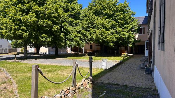 Bien rare en Aveyron : Ancien Couvent du XVIIIe Rénové en Grand Gîte & Bar Restaurant : Villefranche de panat