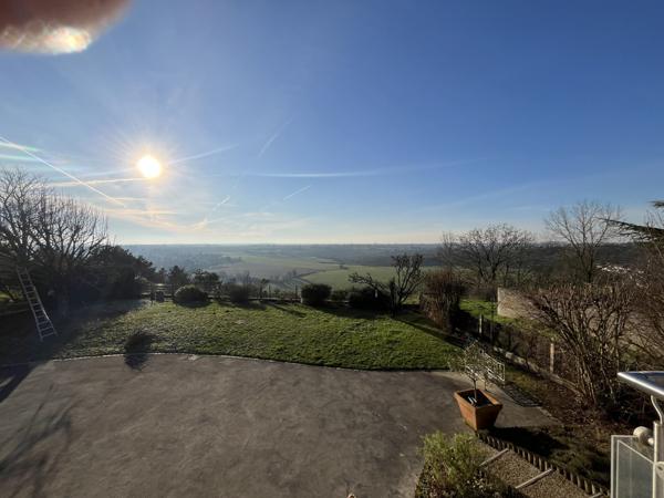 Thouars (79100) ref 82867 THOUARS Magnifique maison de 190 m2 hab avec vue sur la vallée