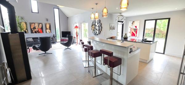 CHARTRES PROCHE - Coeur de Vallée de l'Eure, Sublime Maison style Architecte d'env. 245m² sur un terrain 1380m²