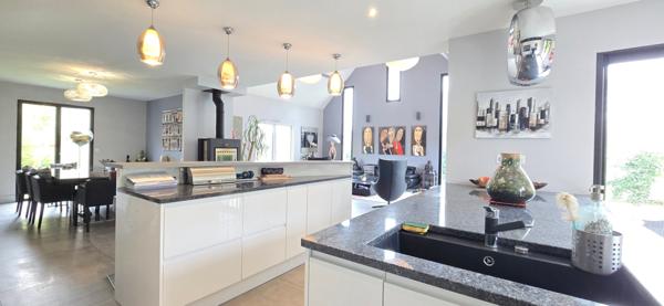 CHARTRES PROCHE - Coeur de Vallée de l'Eure, Sublime Maison style Architecte d'env. 245m² sur un terrain 1380m²