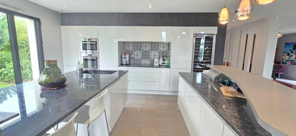 CHARTRES PROCHE - Coeur de Vallée de l'Eure, Sublime Maison style Architecte d'env. 245m² sur un terrain 1380m²