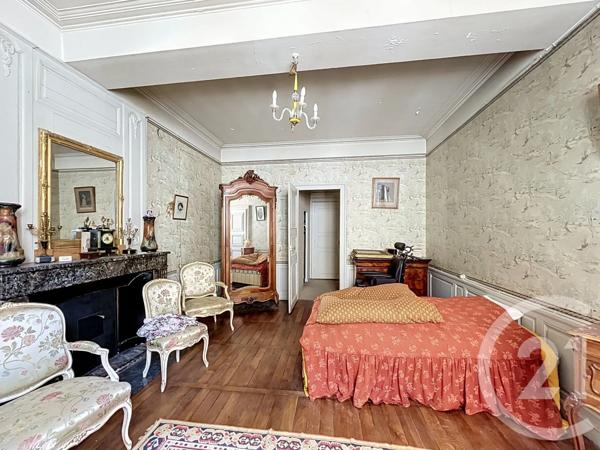Maison à vendre  12 pièces - 365 m 2   LANGRES  - 52