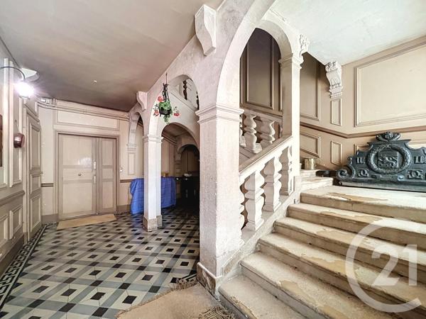 Maison à vendre  12 pièces - 365 m 2   LANGRES  - 52