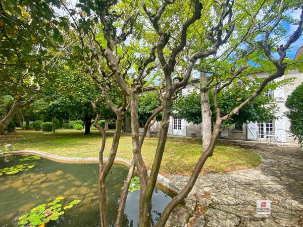 EN EXCLUSIVITÉ  : MAISON VIGNERONNE DE CARACTÈRE AVEC PARC DE 1,2 HA A CARCASSONNE