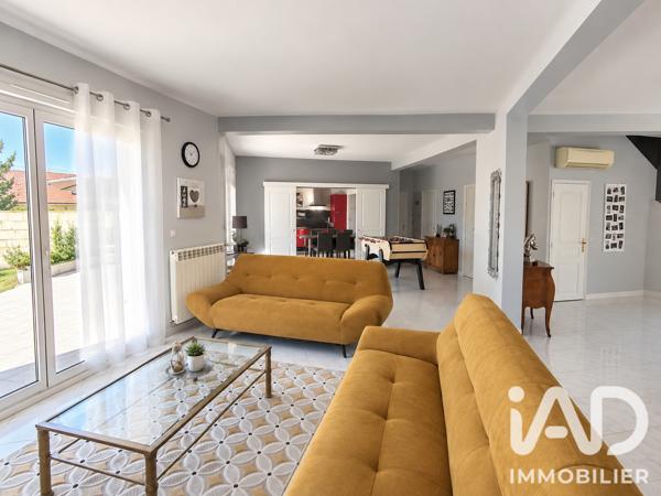 Maison à vendre 8 pièces 260 m² Saint-Lyé