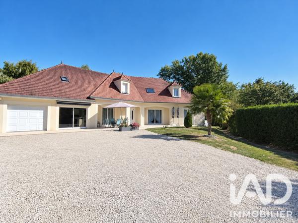 Maison à vendre 8 pièces 260 m² Saint-Lyé
