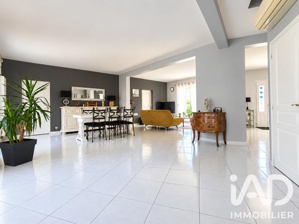 Maison à vendre 8 pièces 260 m² Saint-Lyé