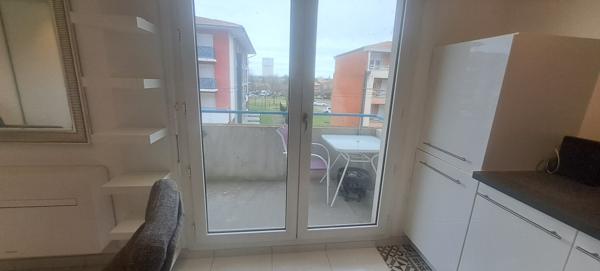 Blagnac (31700) BEAU STUDIO COSY RENOVE DE 32 M² AVEC BALCON