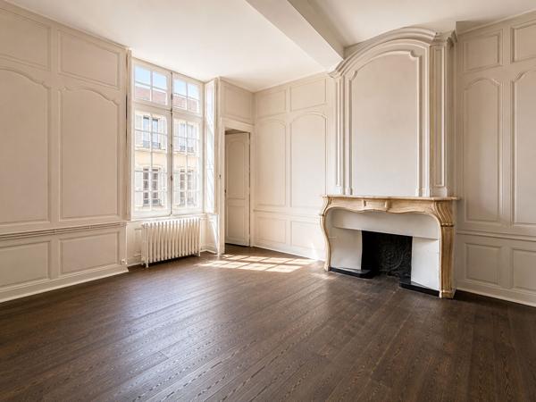 CENTRE-VILLE APPARTEMENT DE 198 M²  4 CHAMBRES - MEZZANINE - 2 PARKINGS
