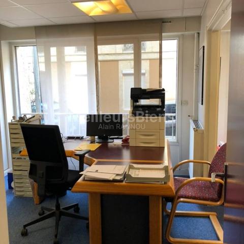 Appartement Bureau Cabinet Local commercial 52m2 avec possibilité parking quartier gare